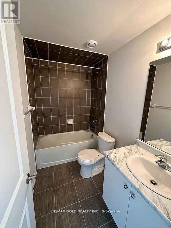 216 - 30 Halliford Place, Brampton, Ontario  L6P 0N5 - Photo 10 - W12721880