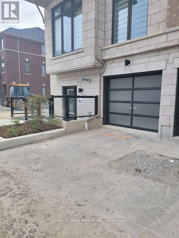 216 - 30 Halliford Place, Brampton, Ontario  L6P 0N5 - Photo 2 - W12721880