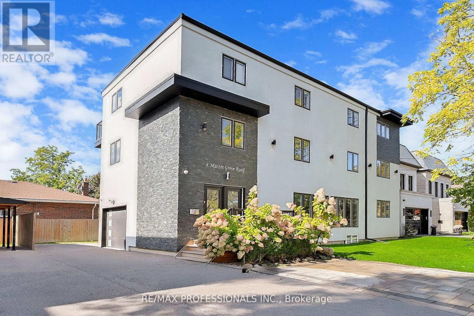 4 MARTIN GROVE ROAD, Toronto, Ontario