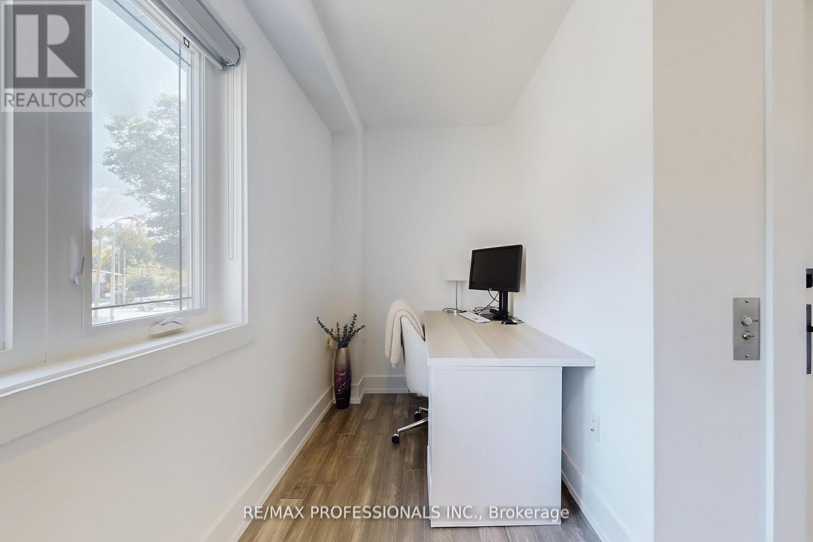 4 Martin Grove Road, Toronto, Ontario  M9B 4J9 - Photo 20 - W12721884