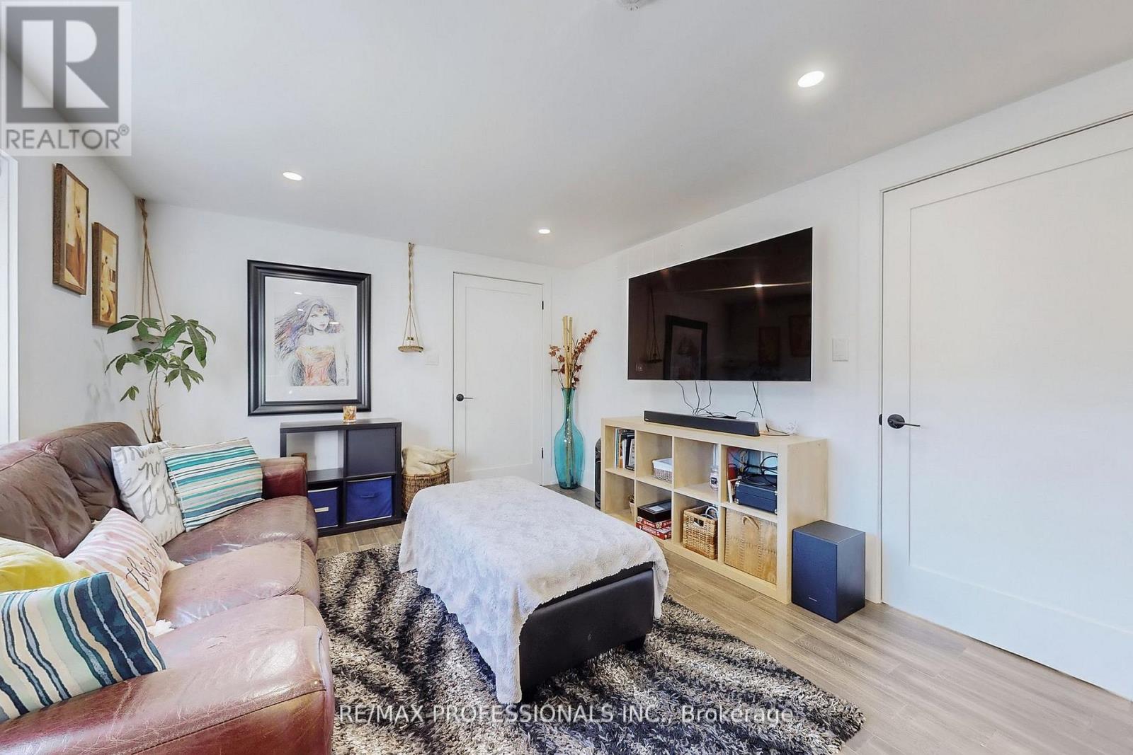 4 Martin Grove Road, Toronto, Ontario  M9B 4J9 - Photo 23 - W12721884