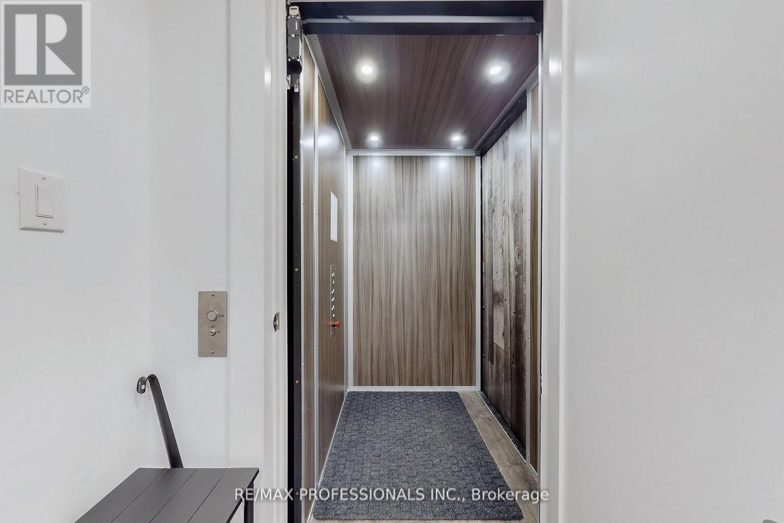 4 Martin Grove Road, Toronto, Ontario  M9B 4J9 - Photo 32 - W12721884