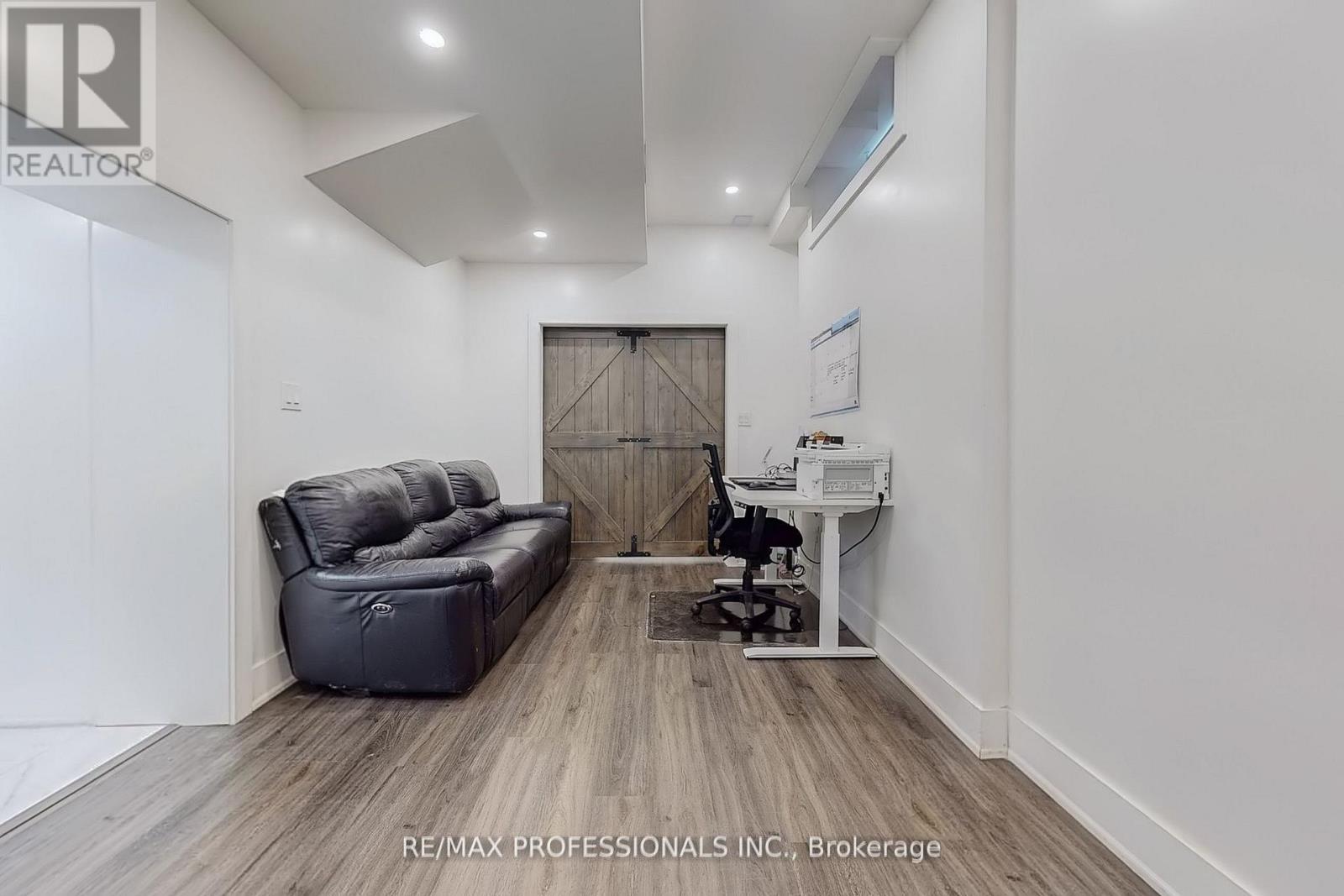 4 Martin Grove Road, Toronto, Ontario  M9B 4J9 - Photo 33 - W12721884