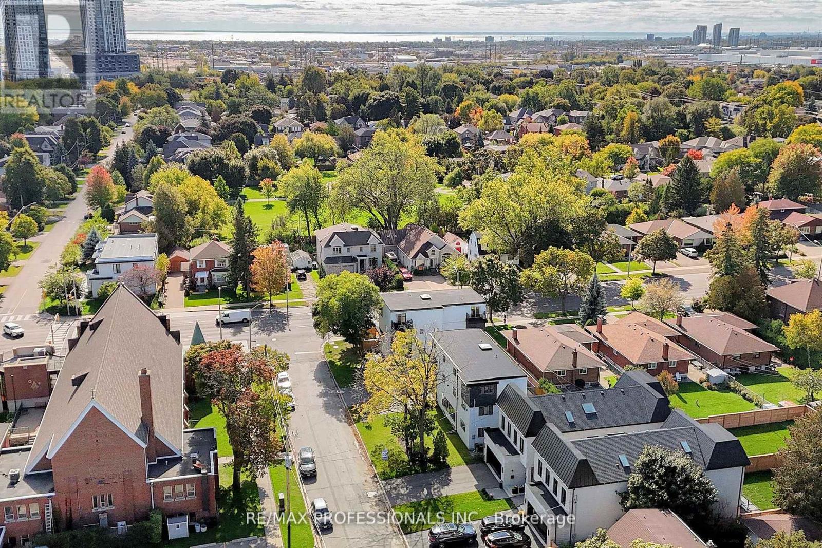 4 Martin Grove Road, Toronto, Ontario  M9B 4J9 - Photo 45 - W12721884