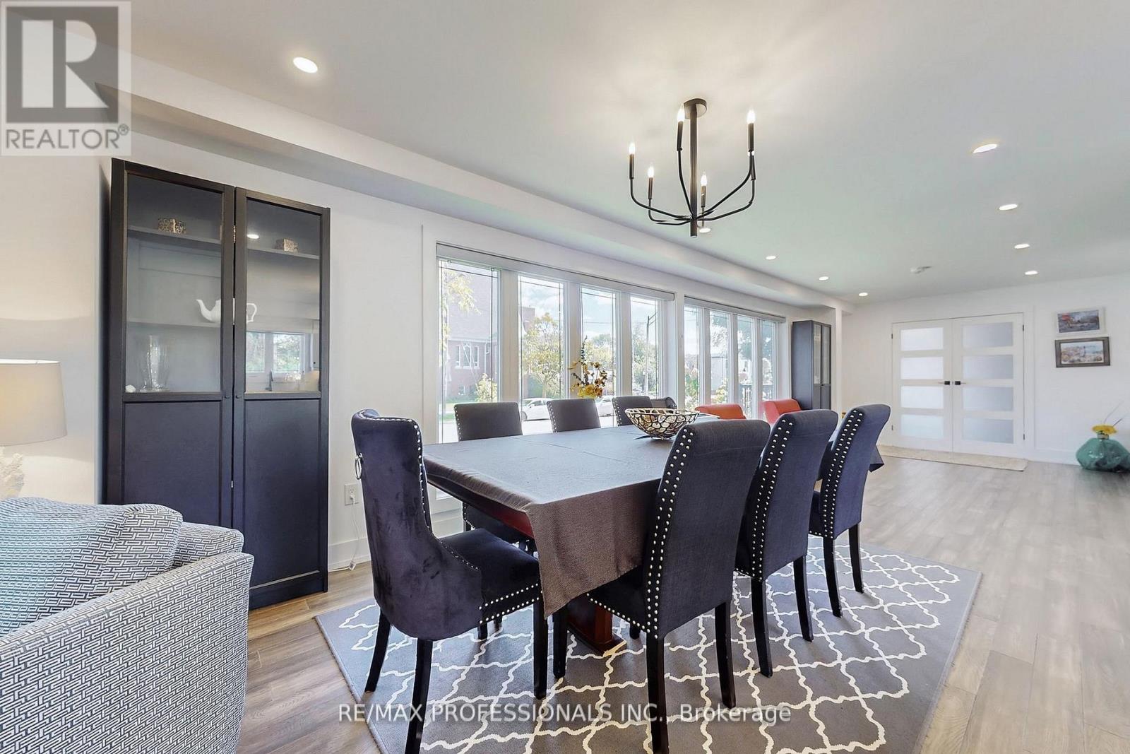 4 Martin Grove Road, Toronto, Ontario  M9B 4J9 - Photo 6 - W12721884