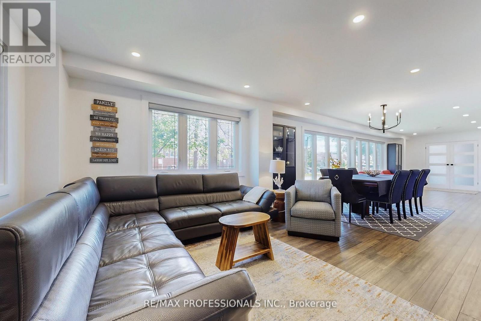 4 Martin Grove Road, Toronto, Ontario  M9B 4J9 - Photo 8 - W12721884