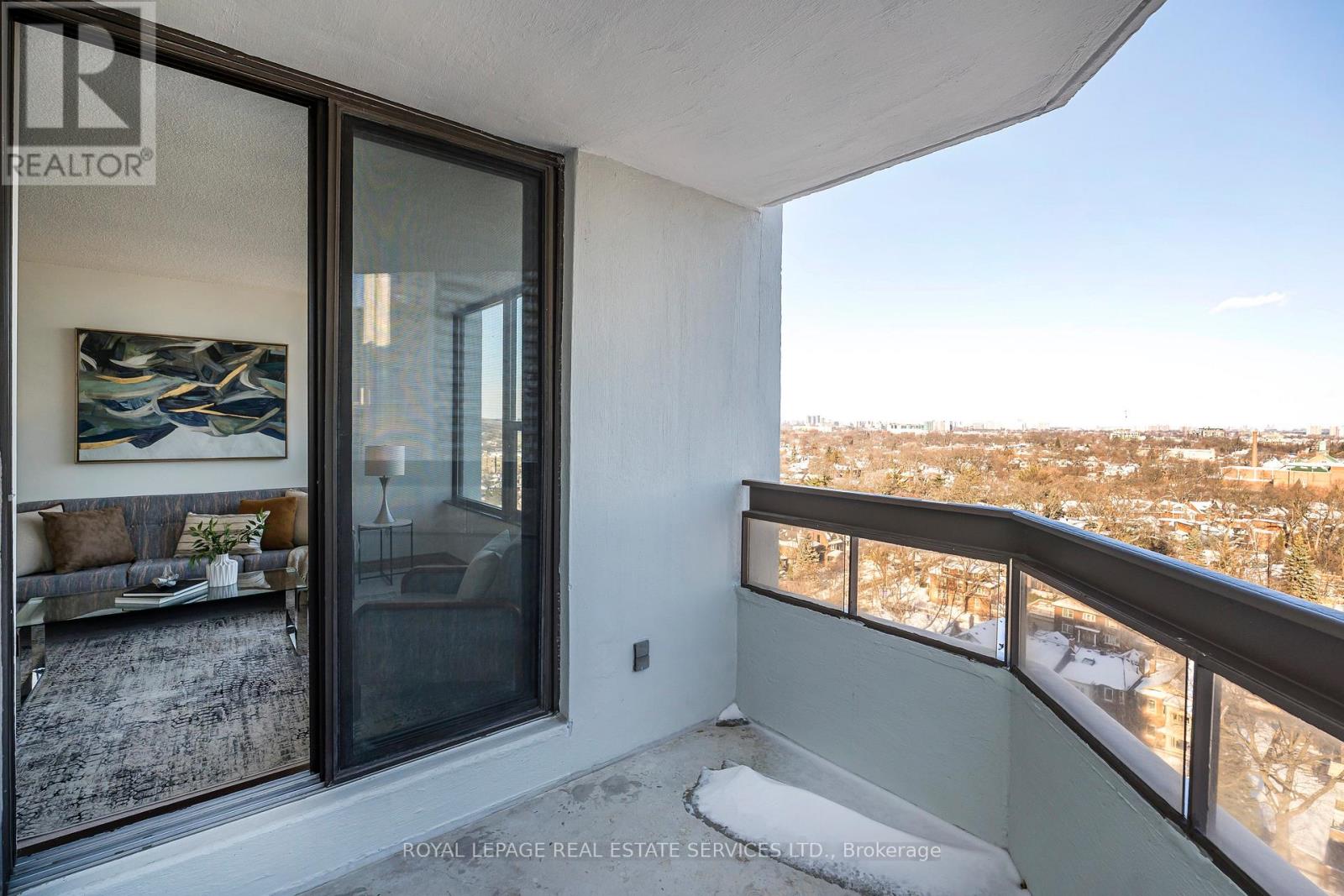 1511 - 100 Quebec Avenue, Toronto, Ontario  M6P 4B8 - Photo 4 - W12721886