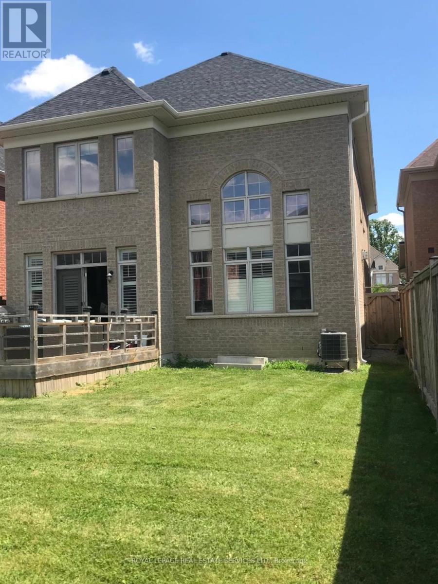 9 Legendary Circle, Brampton, Ontario  L6Y 0R9 - Photo 2 - W12721888