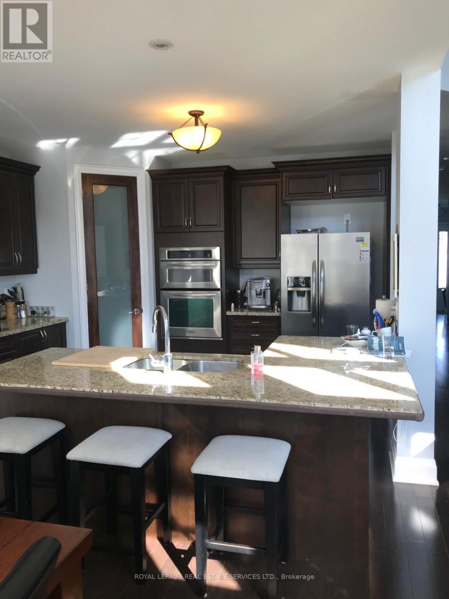 9 Legendary Circle, Brampton, Ontario  L6Y 0R9 - Photo 4 - W12721888