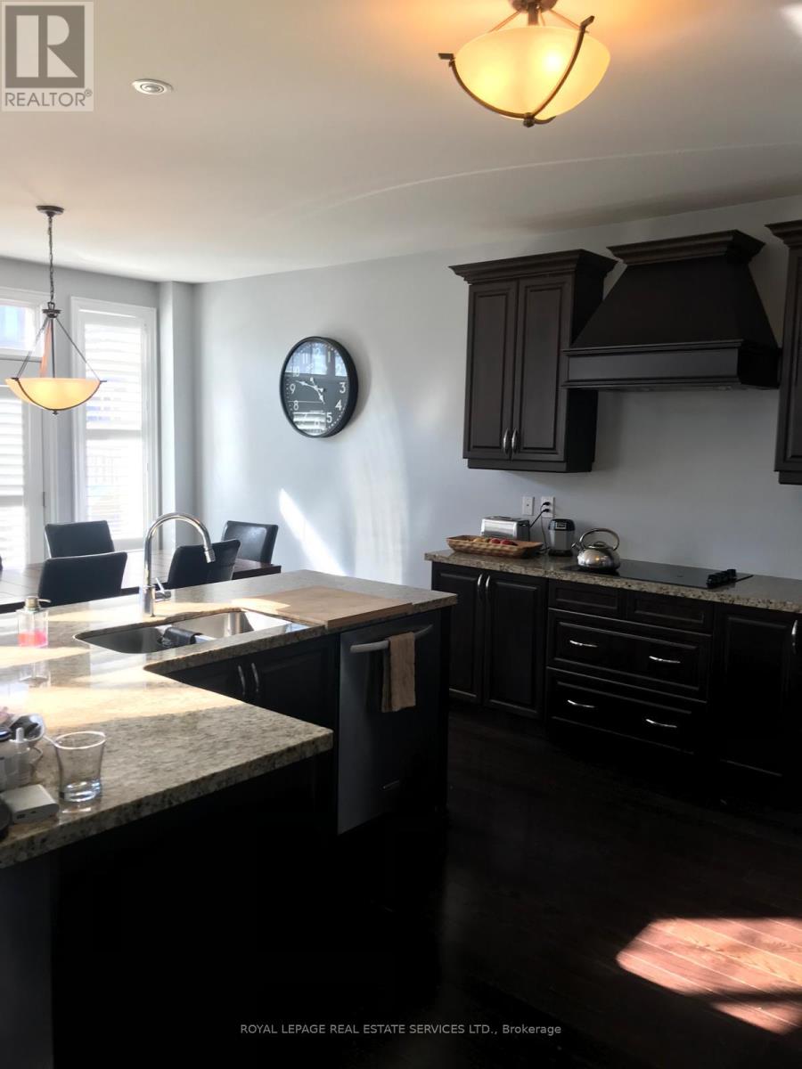 9 Legendary Circle, Brampton, Ontario  L6Y 0R9 - Photo 5 - W12721888