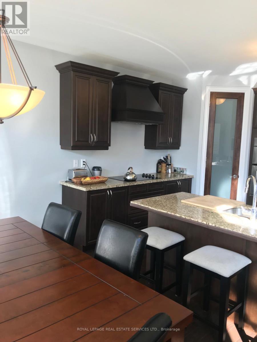 9 Legendary Circle, Brampton, Ontario  L6Y 0R9 - Photo 6 - W12721888