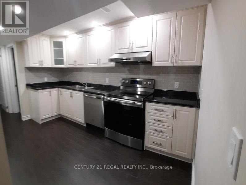 Lower - 32 Wasaga Road, Brampton, Ontario  L6X 3B1 - Photo 4 - W12721910