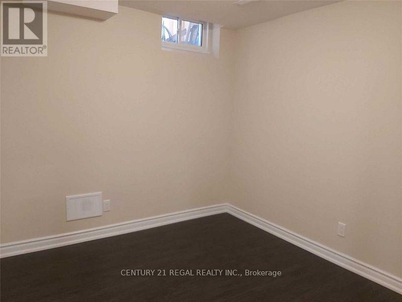 Lower - 32 Wasaga Road, Brampton, Ontario  L6X 3B1 - Photo 7 - W12721910