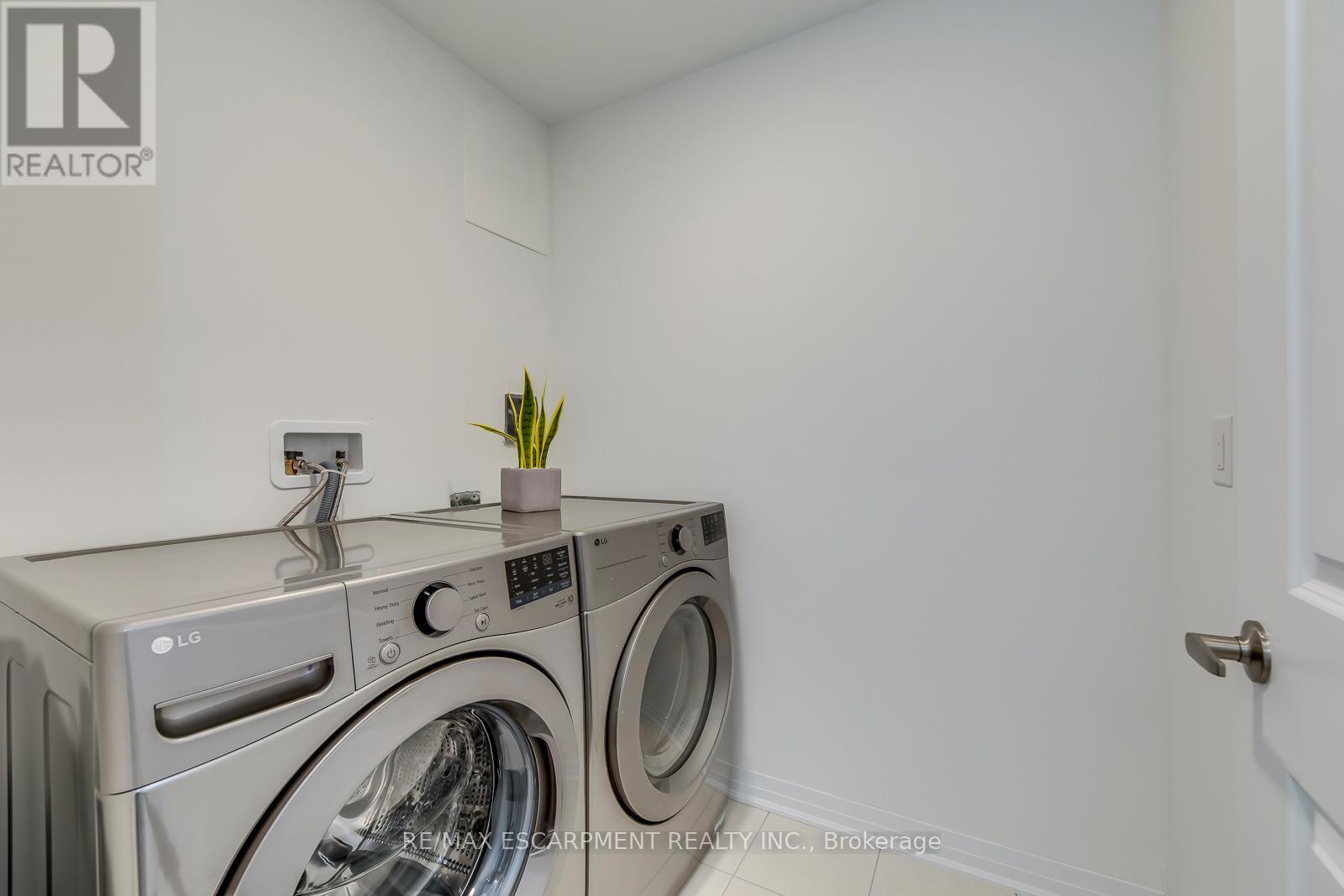 3262 Crystal Drive, Oakville, Ontario  L6M 4K1 - Photo 28 - W12721968