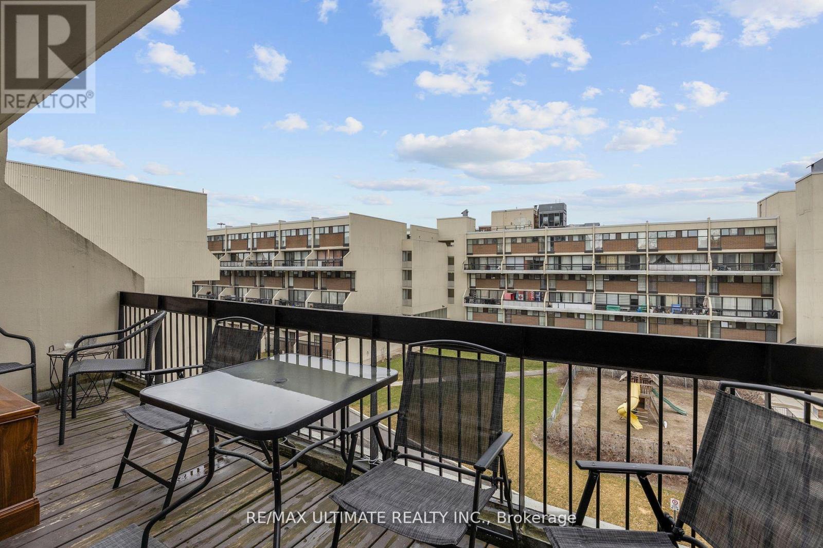 332 - 2 Valhalla Inn Road, Toronto, Ontario  M9B 6C3 - Photo 5 - W12721970