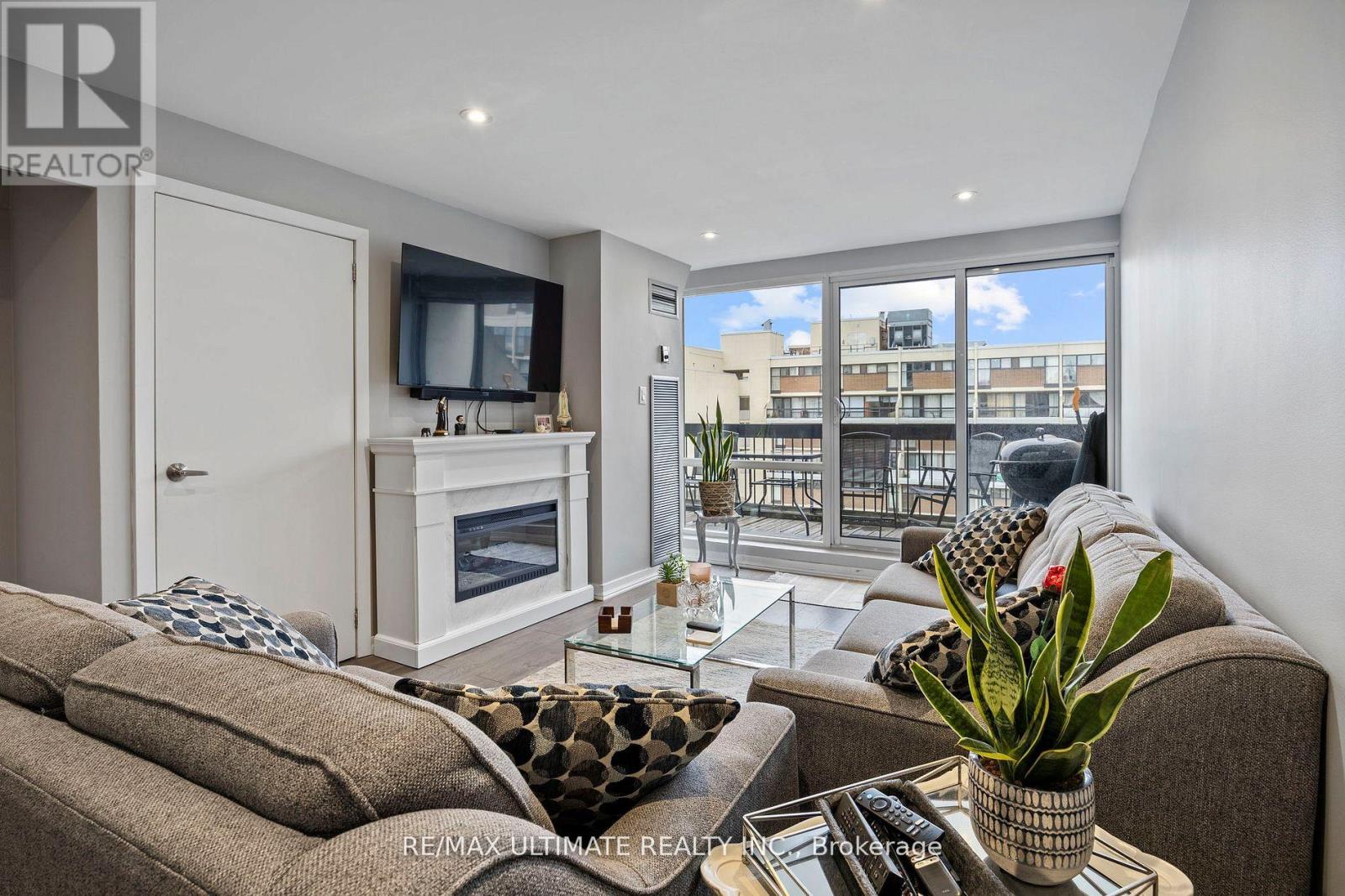 332 - 2 Valhalla Inn Road, Toronto, Ontario  M9B 6C3 - Photo 7 - W12721970