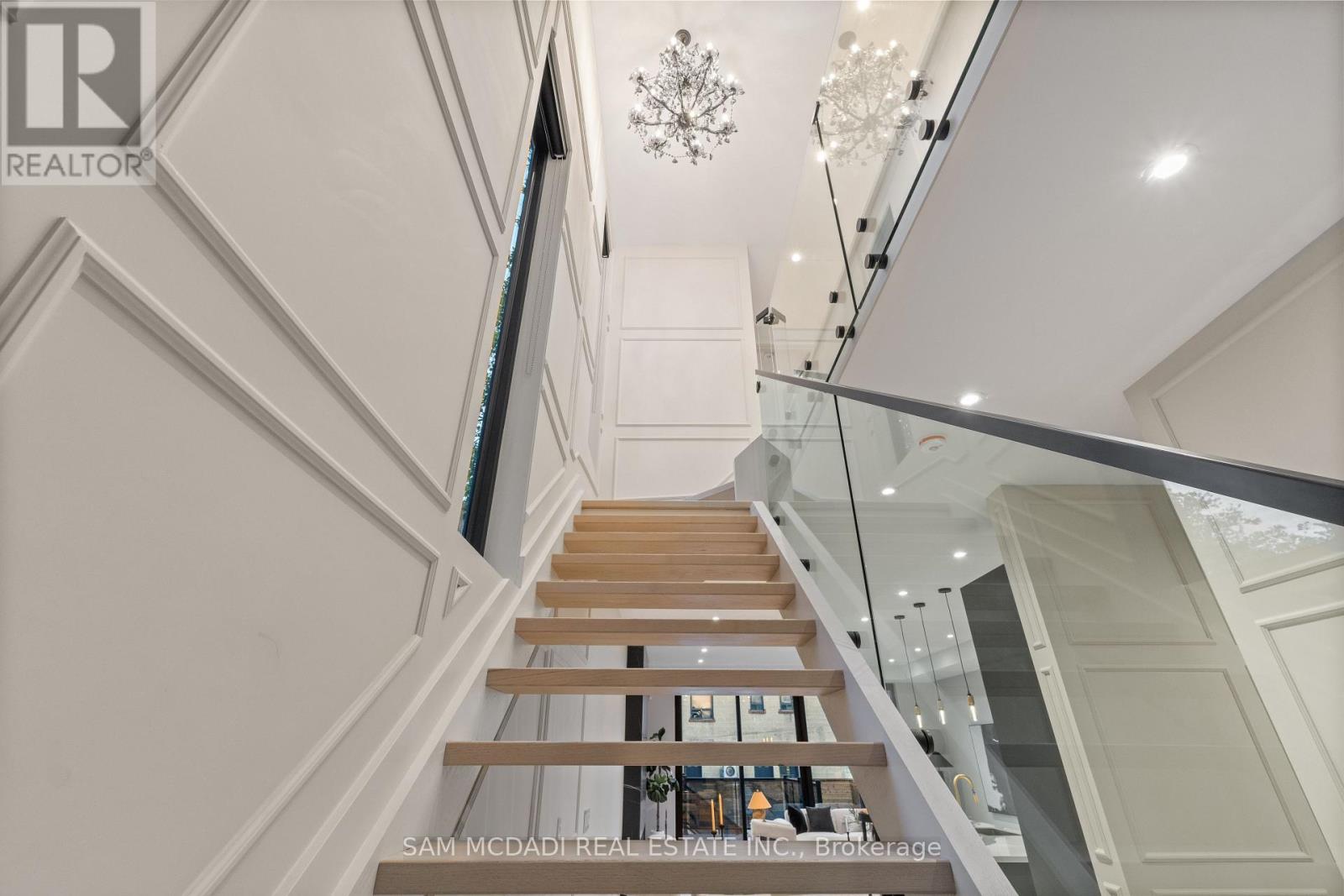 1090 Ella Avenue, Mississauga, Ontario  L5E 1H5 - Photo 18 - W12721982