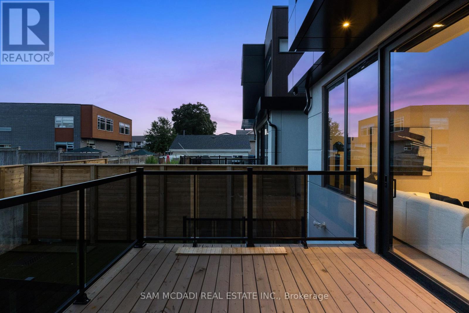 1090 Ella Avenue, Mississauga, Ontario  L5E 1H5 - Photo 45 - W12721982