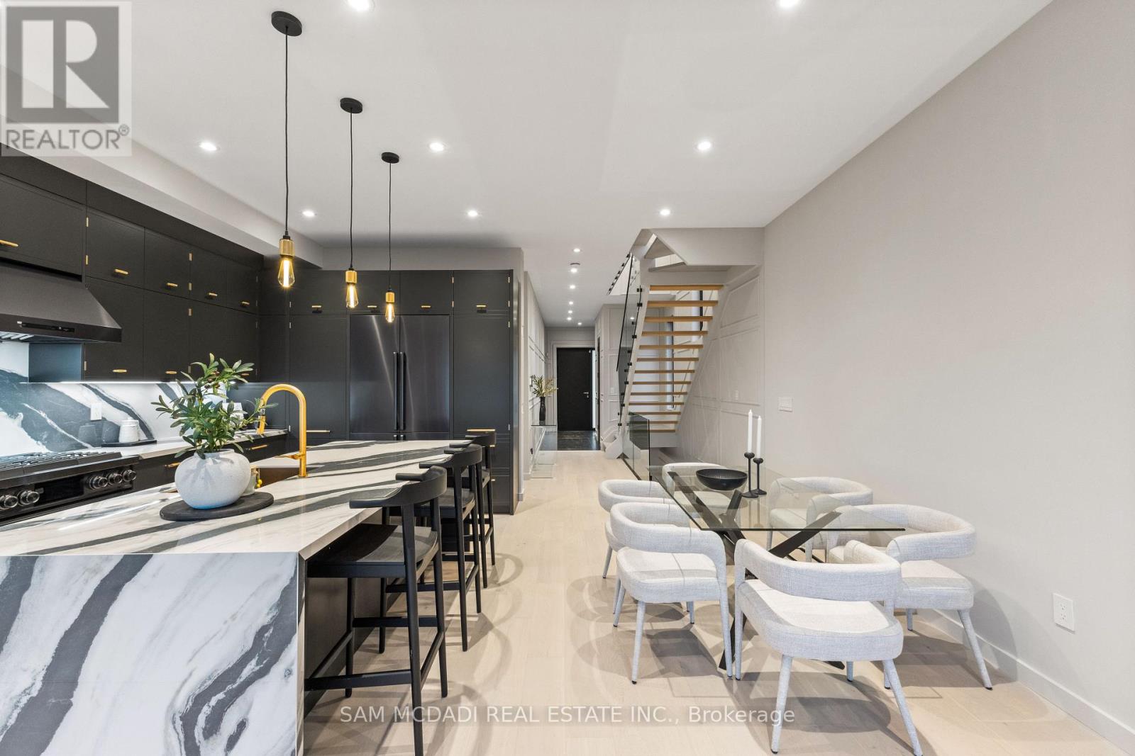 1090 Ella Avenue, Mississauga, Ontario  L5E 1H5 - Photo 8 - W12721982