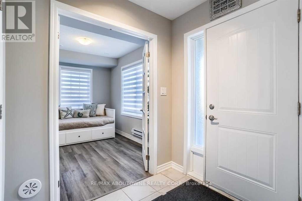 975 Whitlock Avenue, Milton, Ontario  L9E 1S9 - Photo 6 - W12722020