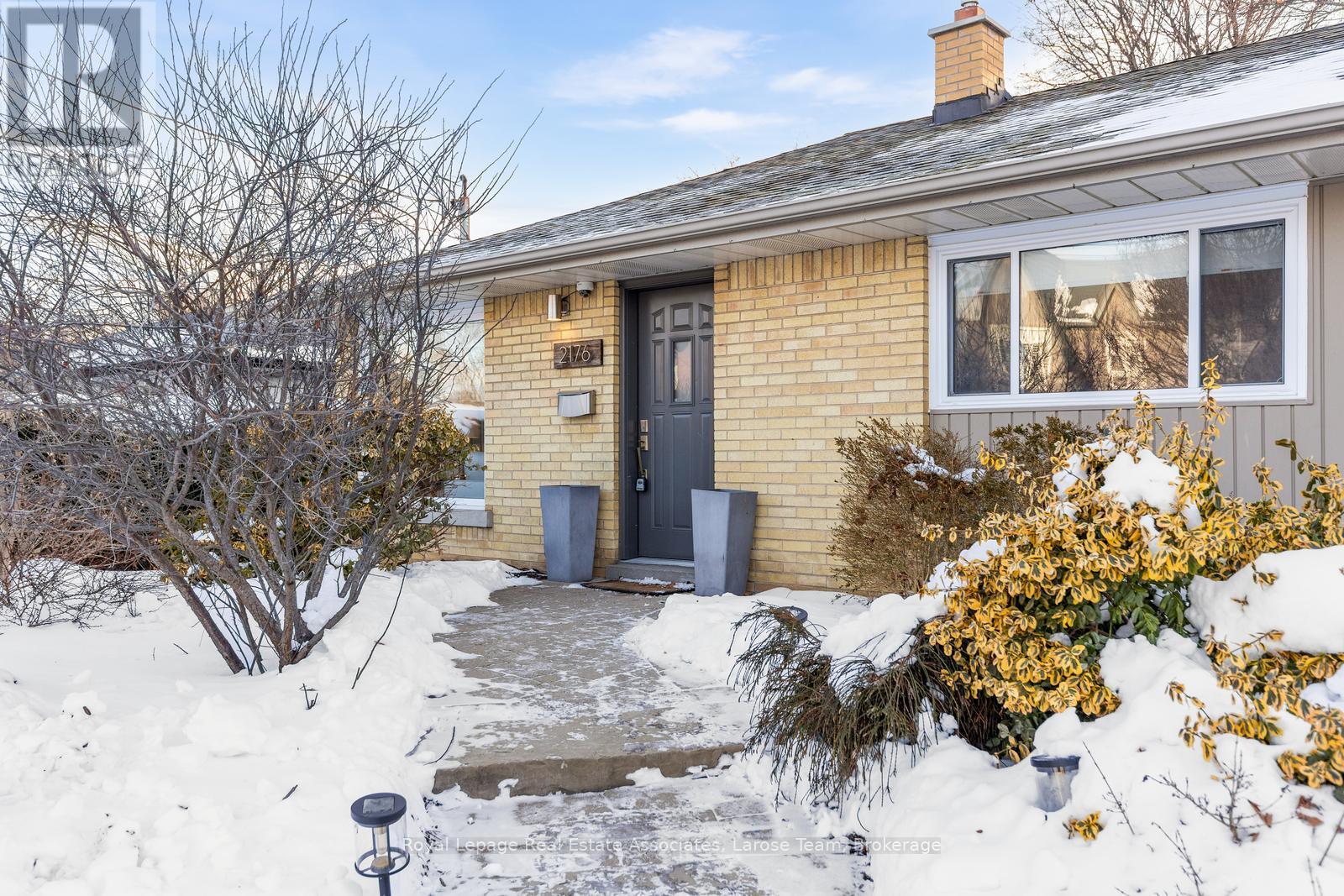 2176 Florian Road, Mississauga, Ontario  L5A 2M4 - Photo 4 - W12722024