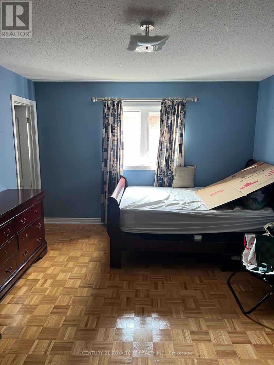 55 Richgrove Drive, Brampton, Ontario  L6P 1X6 - Photo 11 - W12722026