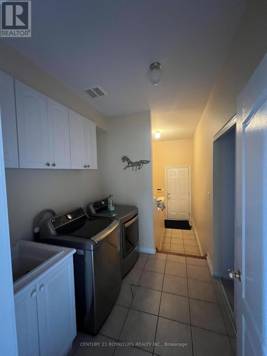 55 Richgrove Drive, Brampton, Ontario  L6P 1X6 - Photo 13 - W12722026