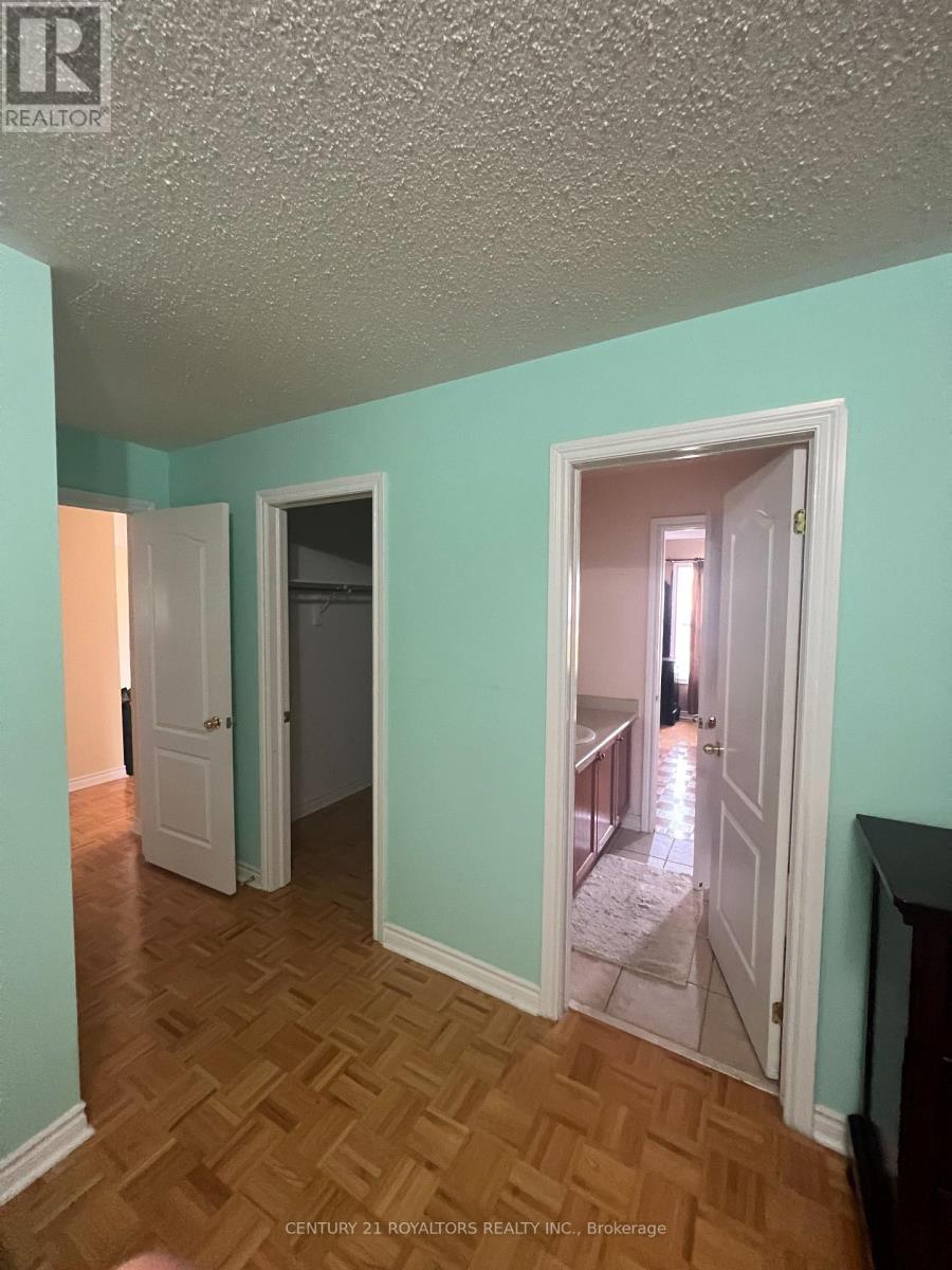 55 Richgrove Drive, Brampton, Ontario  L6P 1X6 - Photo 9 - W12722026