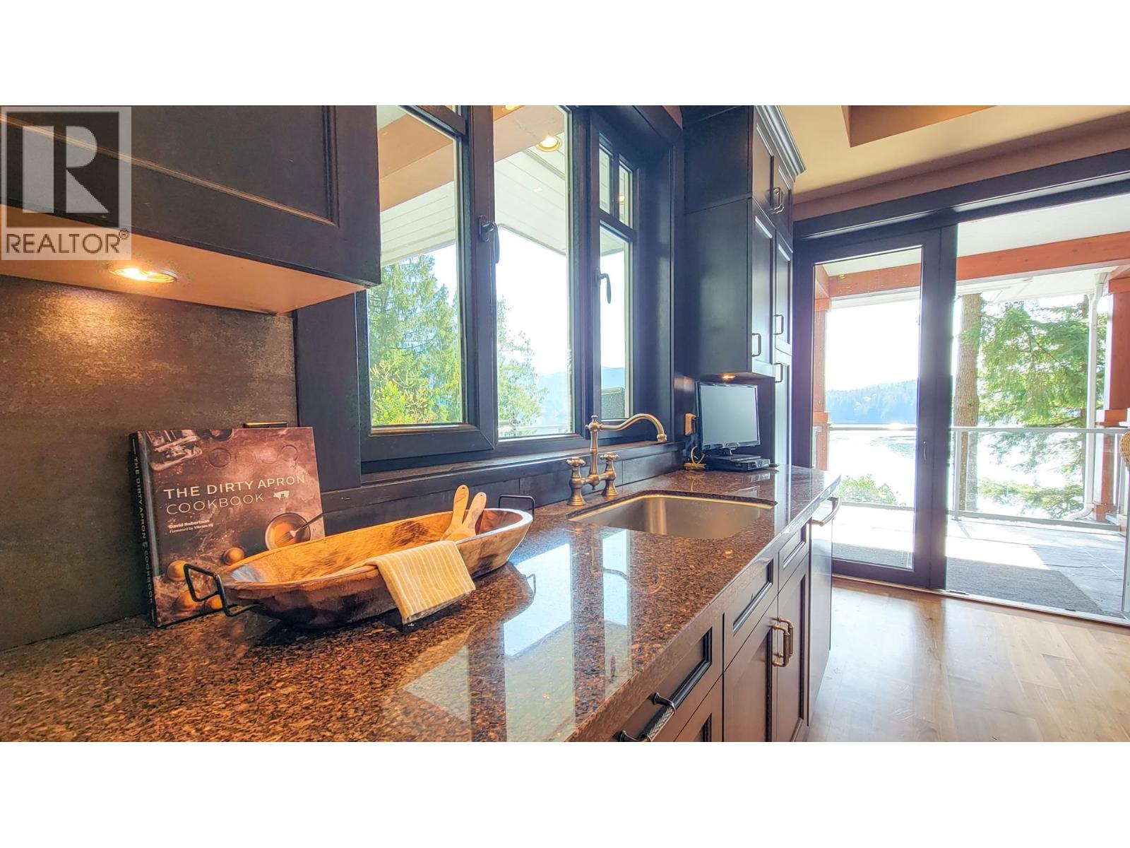 5125 Indian River Drive, North Vancouver, British Columbia  V7G 2T6 - Photo 16 - R3076609