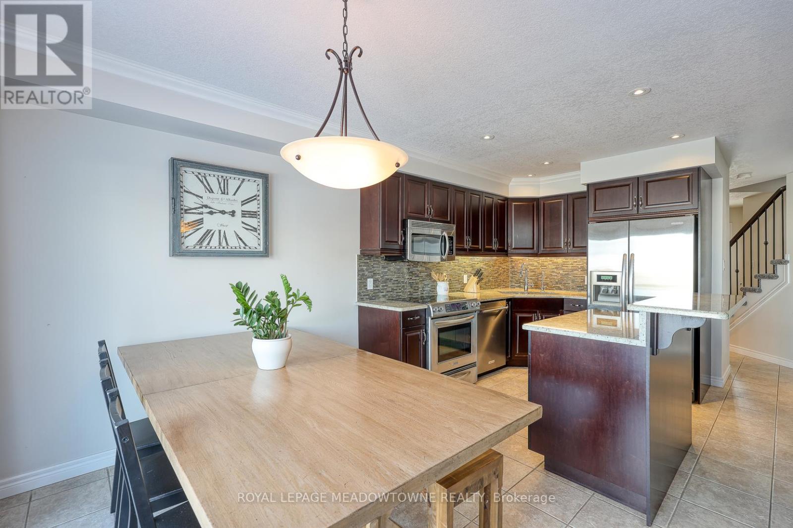 739 Frontenac Crescent, Woodstock, Ontario  N4V 0B1 - Photo 10 - X12721840