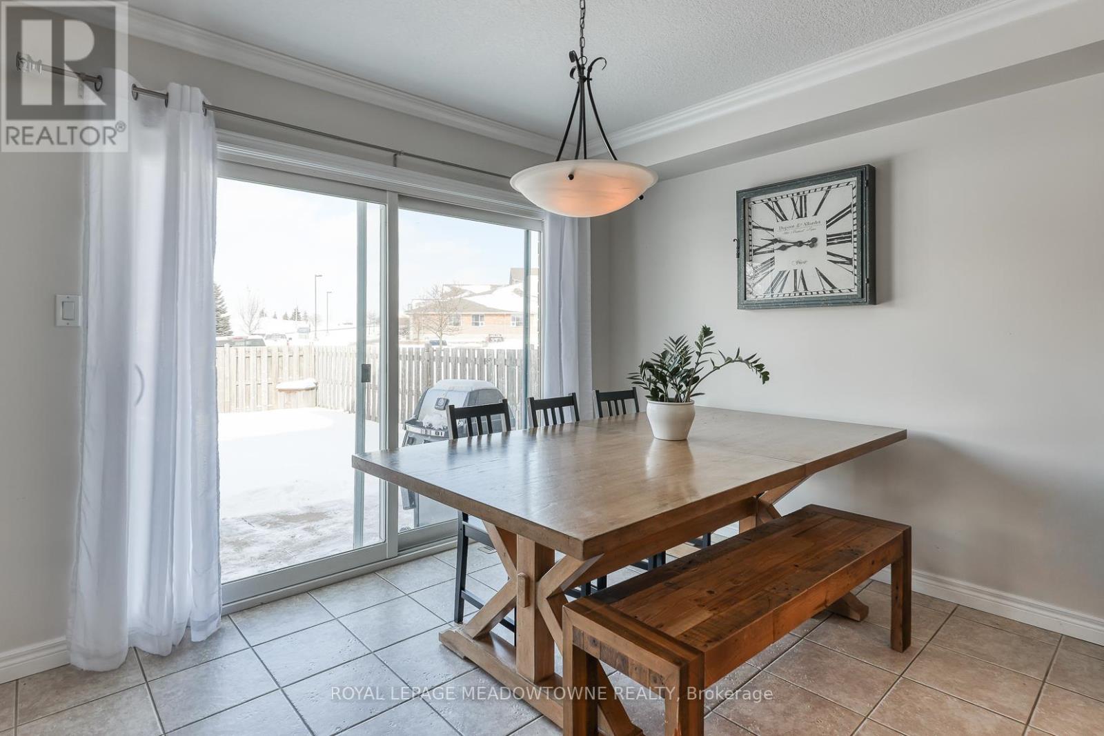 739 Frontenac Crescent, Woodstock, Ontario  N4V 0B1 - Photo 11 - X12721840