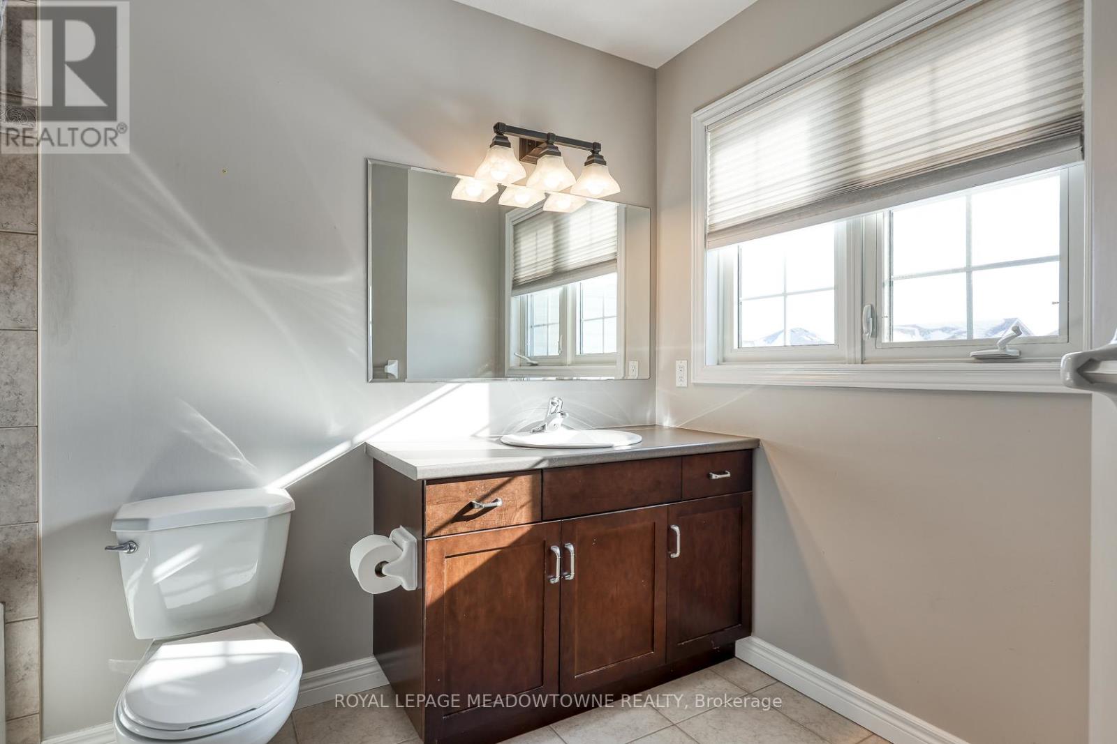 739 Frontenac Crescent, Woodstock, Ontario  N4V 0B1 - Photo 17 - X12721840