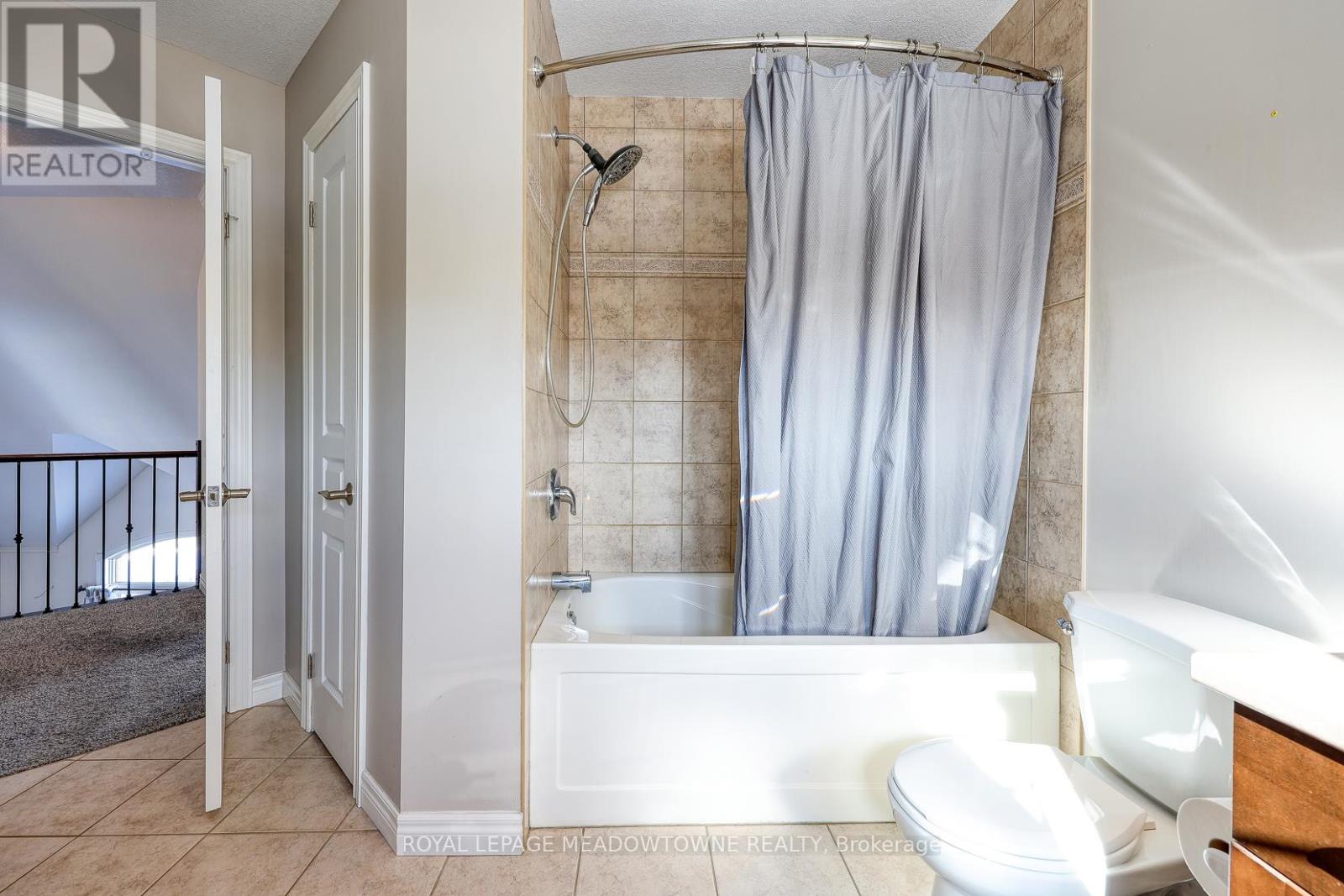 739 Frontenac Crescent, Woodstock, Ontario  N4V 0B1 - Photo 18 - X12721840