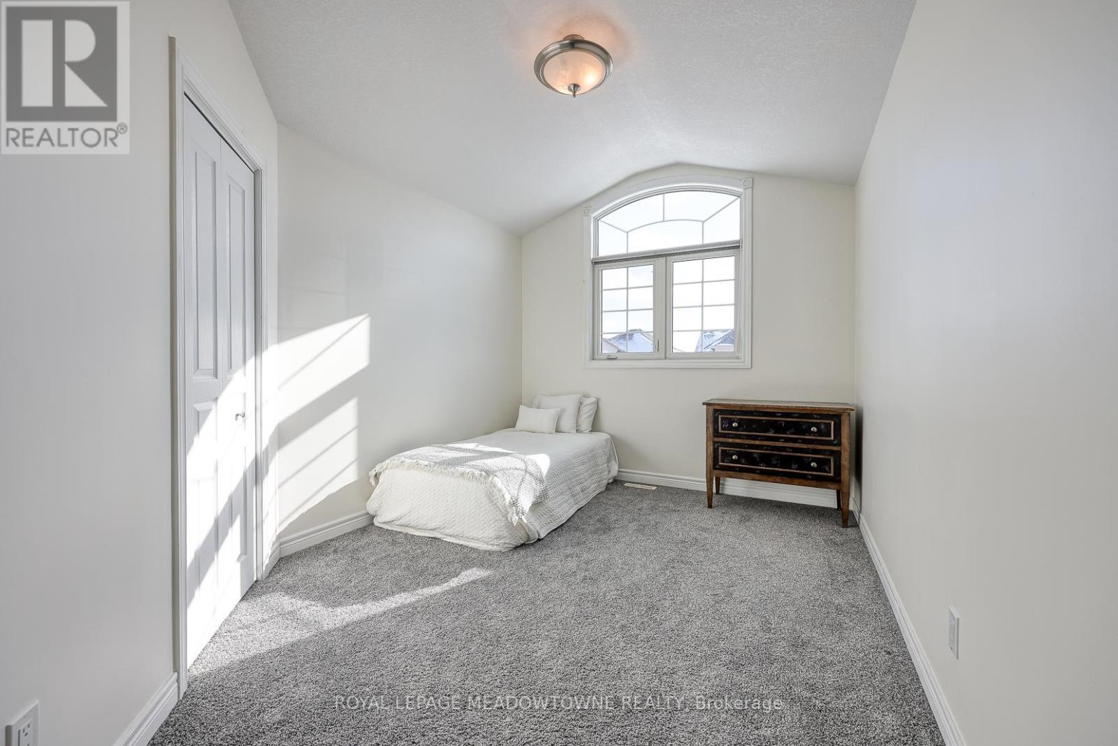 739 Frontenac Crescent, Woodstock, Ontario  N4V 0B1 - Photo 21 - X12721840