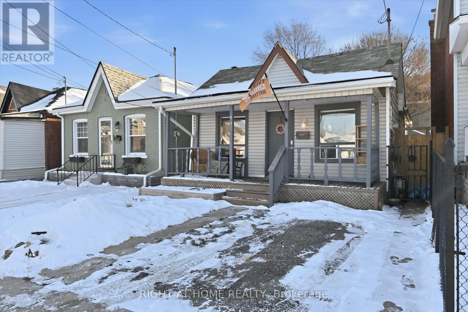 18 Fraser Avenue, Hamilton, Ontario  L8H 4G7 - Photo 3 - X12721854