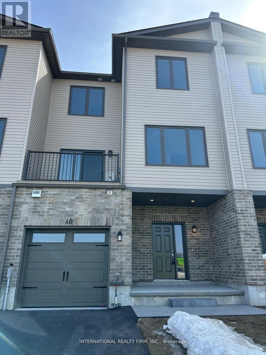 40 EVANS STREET, Prince Edward County, Ontario