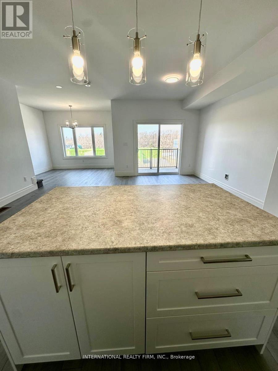 40 Evans Street, Prince Edward County, Ontario  K0K 2T0 - Photo 3 - X12721914