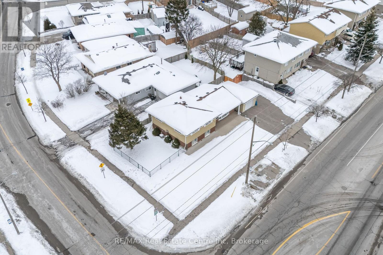 461 Strasburg Road, Kitchener, Ontario  N2E 1P1 - Photo 39 - X12722078