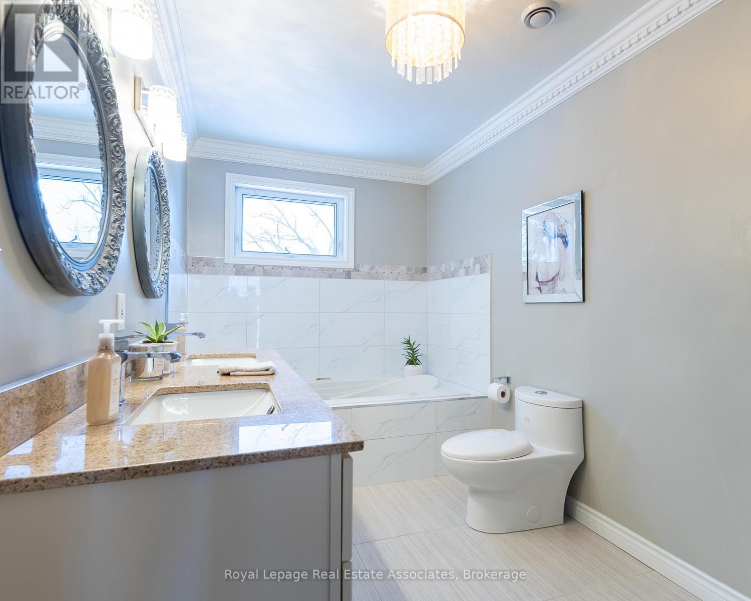 13931 Cromar Court, Halton Hills, Ontario  L7G 4S5 - Photo 15 - W12716184