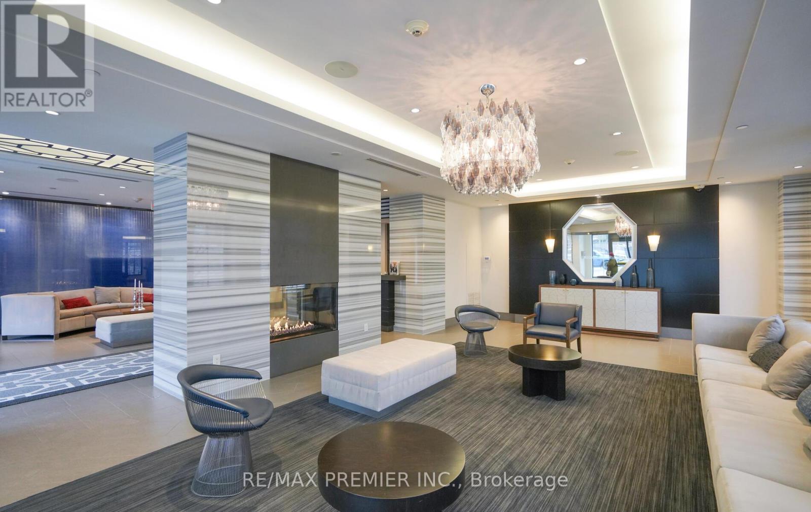 303 - 2 Old Mill Drive, Toronto, Ontario  M6S 0A2 - Photo 4 - W12718316