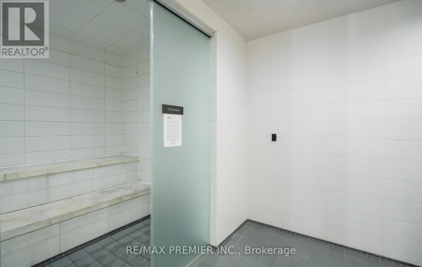 303 - 2 Old Mill Drive, Toronto, Ontario  M6S 0A2 - Photo 24 - W12718316