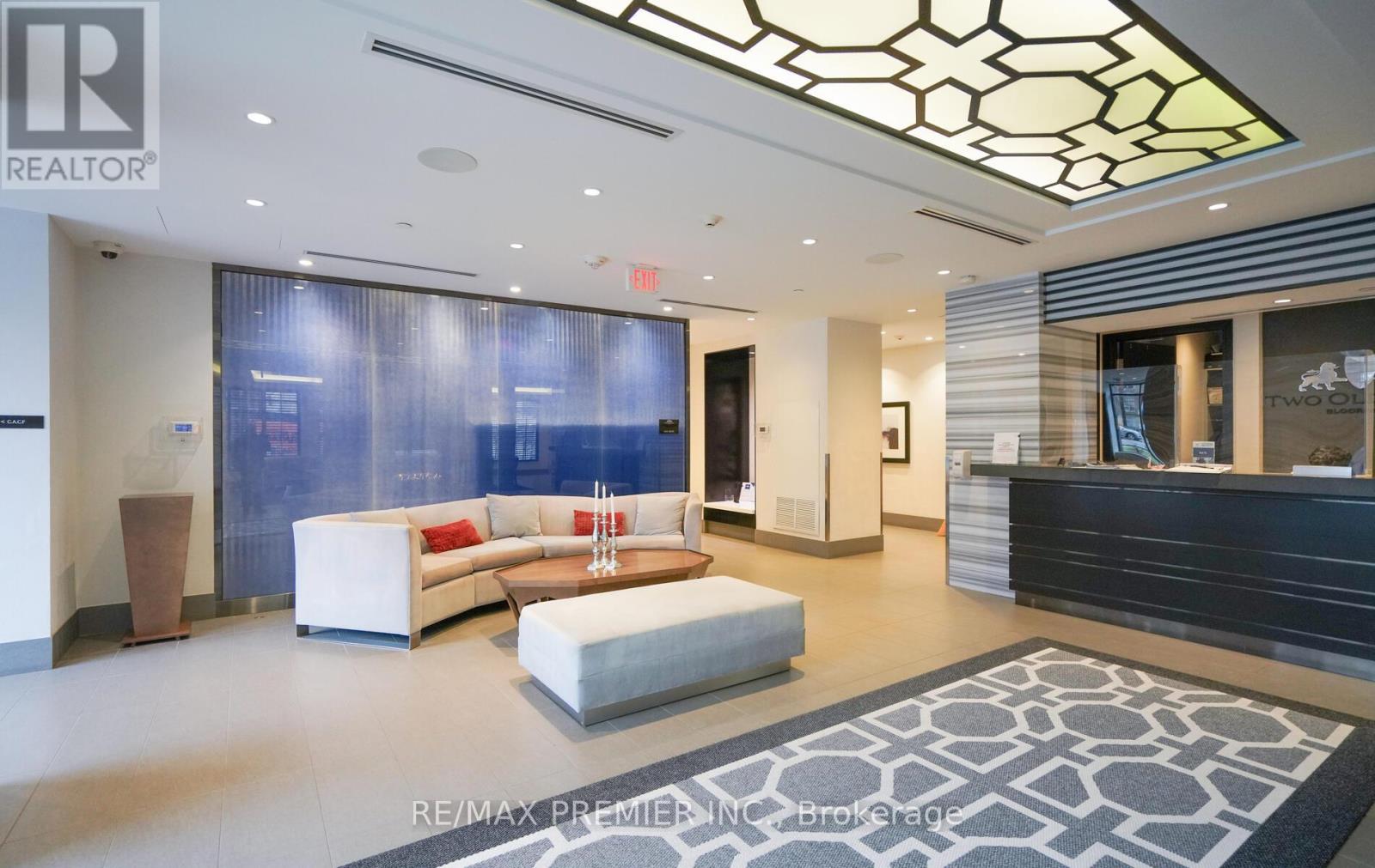 303 - 2 Old Mill Drive, Toronto, Ontario  M6S 0A2 - Photo 5 - W12718316