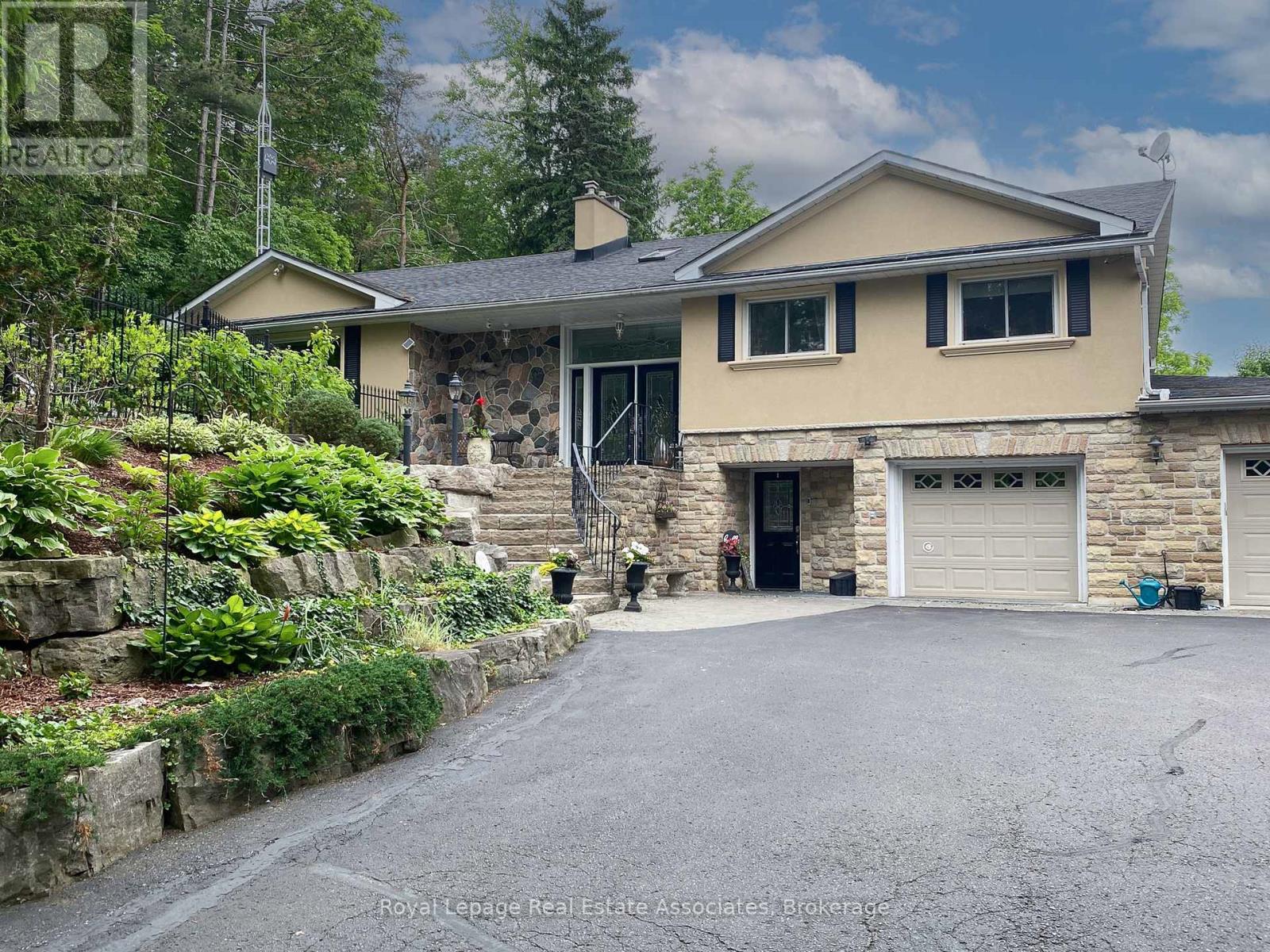 13931 Cromar Court, Halton Hills, Ontario  L7G 4S5 - Photo 49 - W12716184