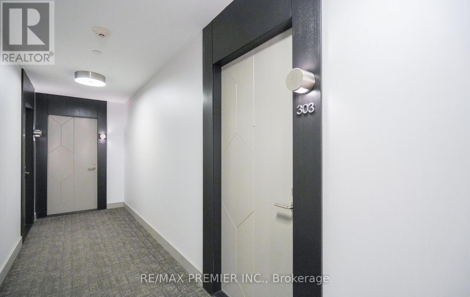 303 - 2 Old Mill Drive, Toronto, Ontario  M6S 0A2 - Photo 6 - W12718316