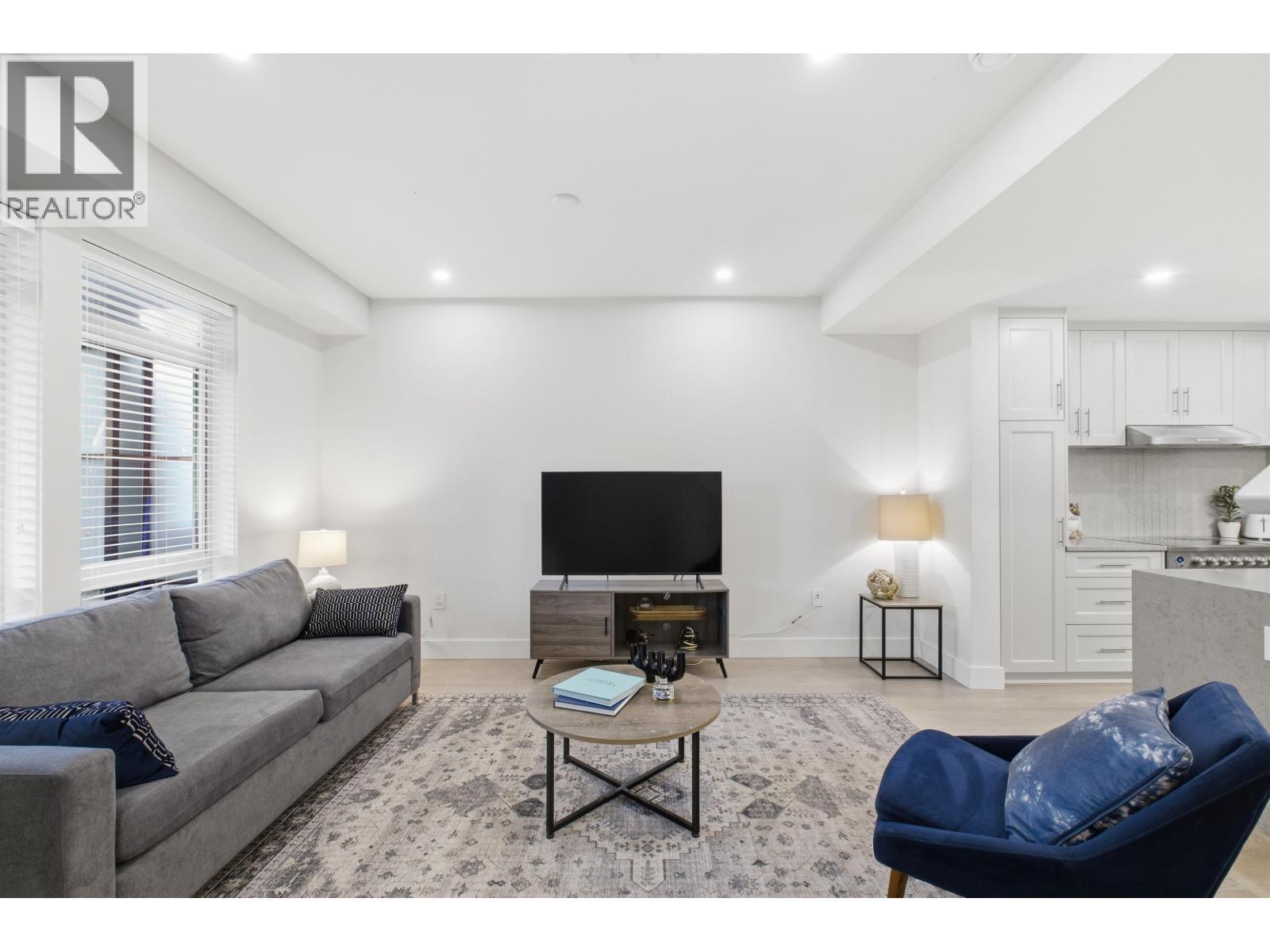 2 115 W Queens Road, North Vancouver, British Columbia  V7N 2K4 - Photo 11 - R3082326