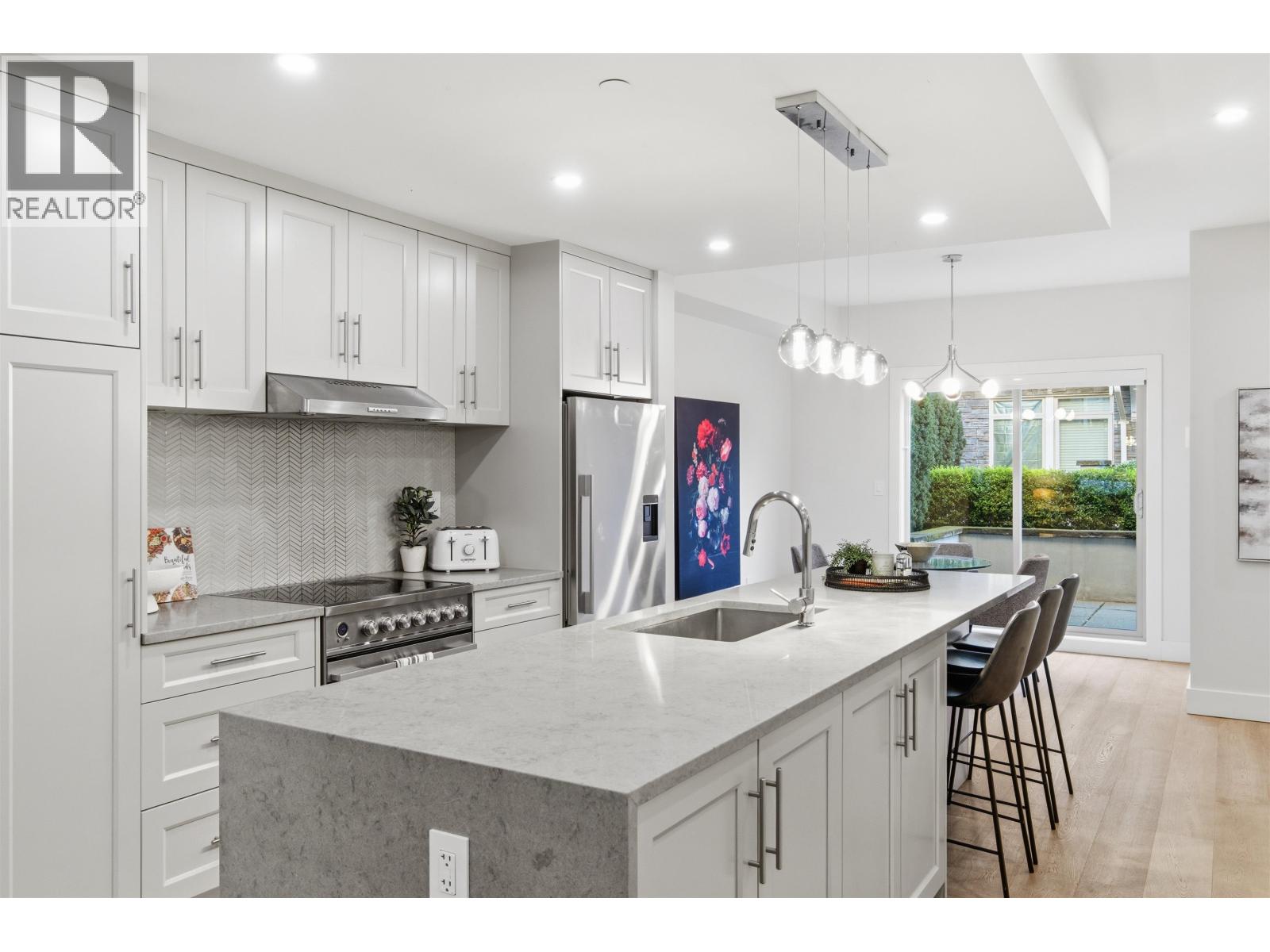 2 115 W Queens Road, North Vancouver, British Columbia  V7N 2K4 - Photo 4 - R3082326