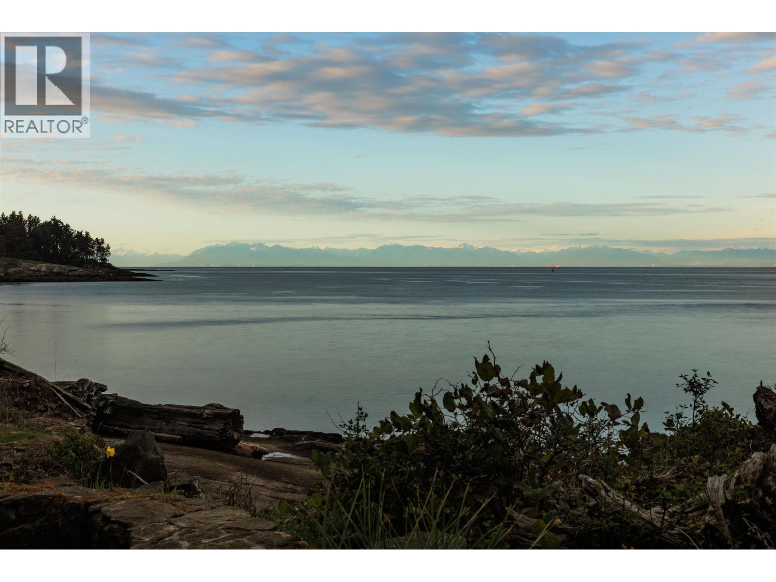 281 Bellhouse Road, Galiano Island, British Columbia  V0N 1P0 - Photo 2 - R3082363