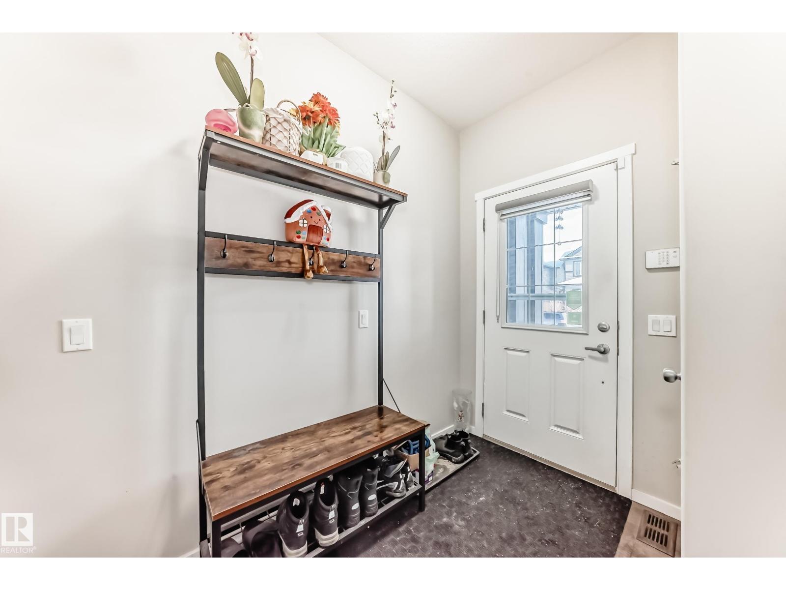 671 Lewis Green Dr Nw, Edmonton, Alberta  T5T 4V9 - Photo 2 - E4467241