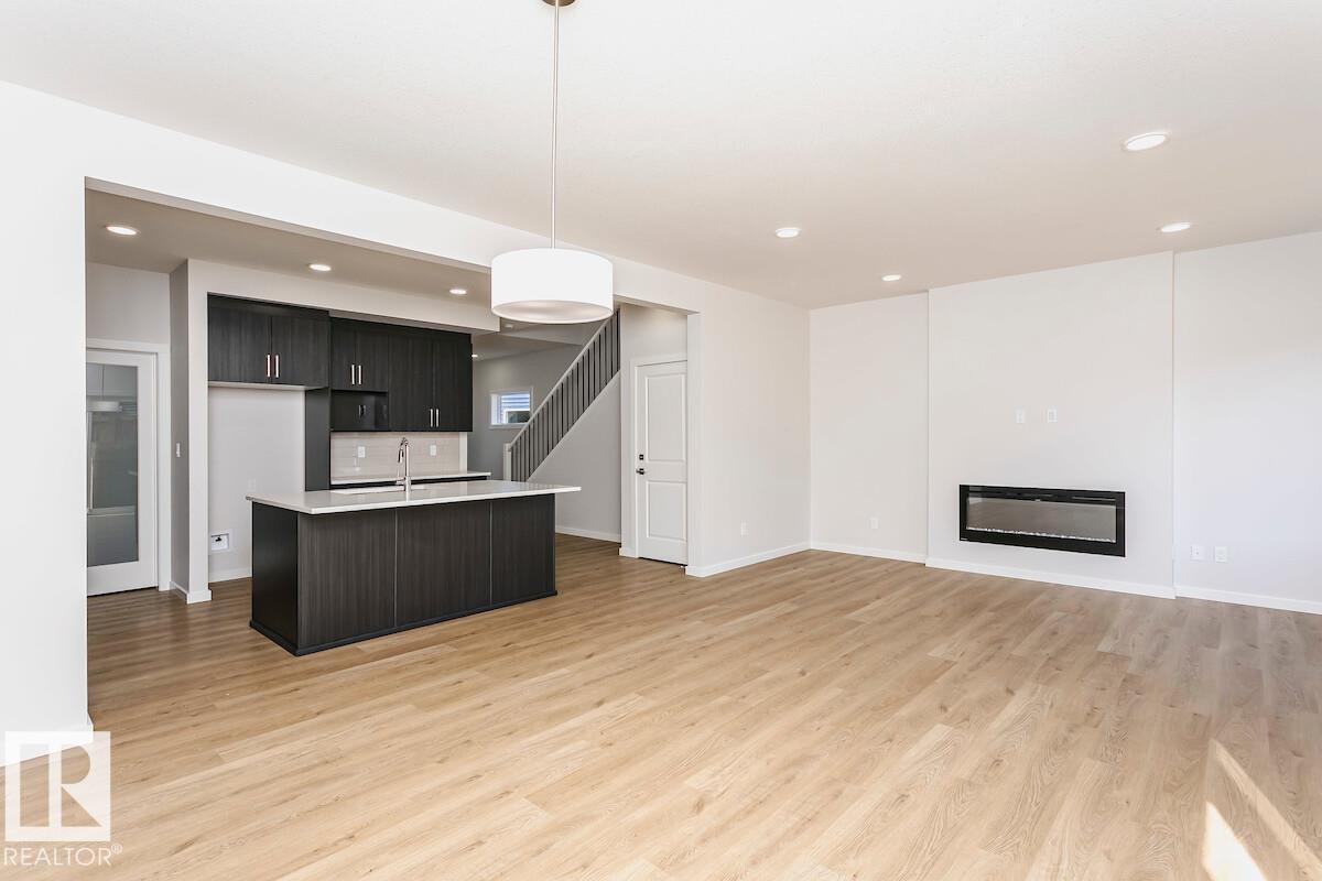 6275 29 Av Sw, Edmonton, Alberta  T6X 3J3 - Photo 3 - E4470797