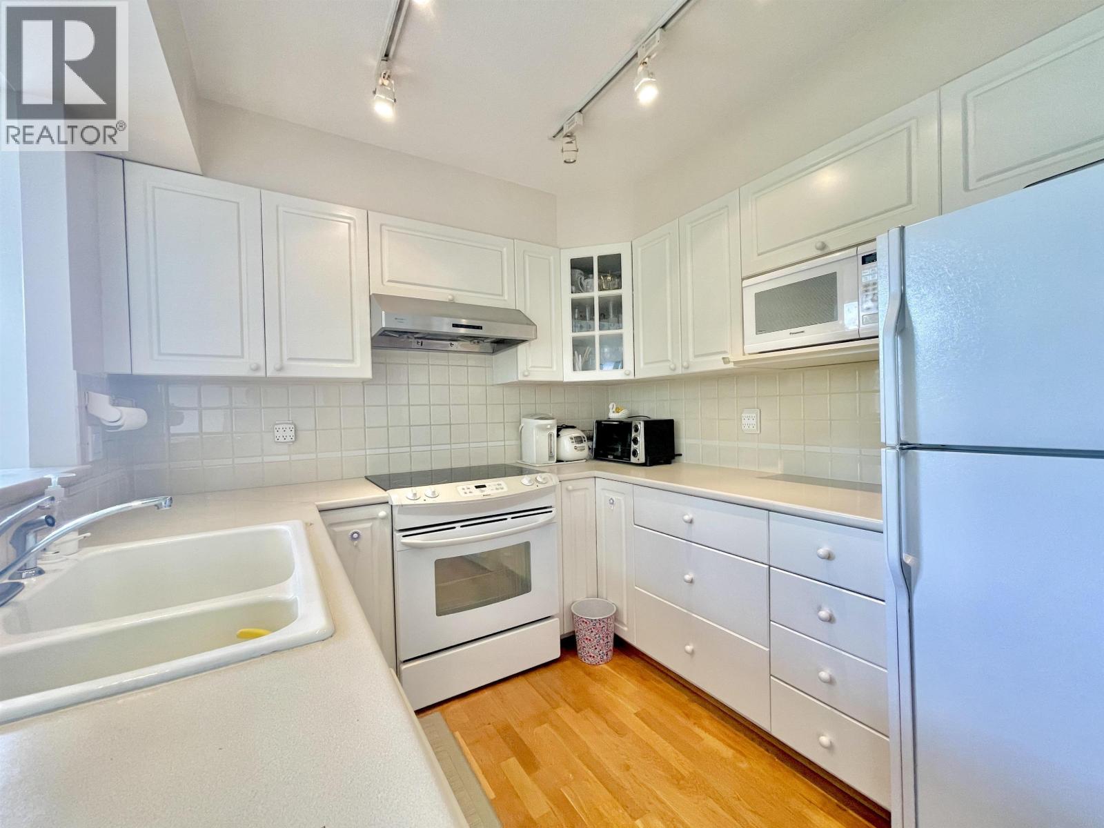 707 5775 Hampton Place, Vancouver, British Columbia  V6T 2G6 - Photo 4 - R3078987